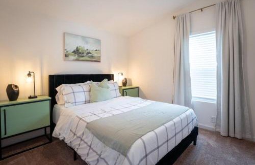San Luis Obispo House | Modern 2-Bedroom Eucalyptus House