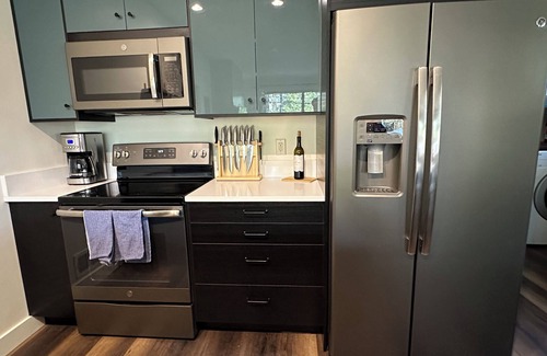 Truckee House | Modern 2-bedroom house in marvelous Donner Lake with WiFi