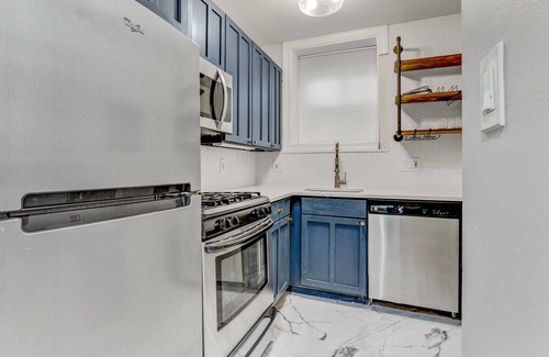Dupont Circle Apartment | Modern 2 Bedroom Unit in Dupont walk to White House!