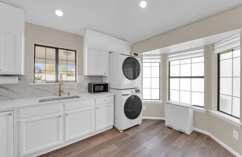 Canyon Gate House | Modern 2-Bedroom w/Pool