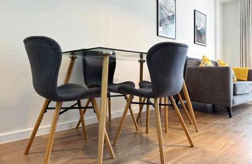 Canning Town South Apartment | Modern 2 BR Apartment in London East End