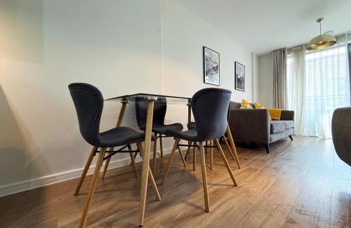 Canning Town South Apartment | Modern 2 BR Apartment in London East End