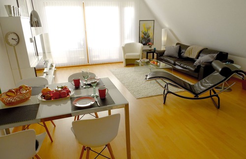 Meersburg Apartment | Modern 2 room apartment with balcony and lake and mountain view as well as internet/WiFi