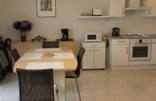 Etel Apartment | Modern 2-room bright apartment in Étel with parking