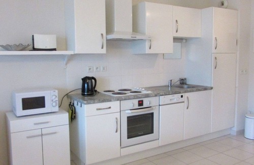 Etel Apartment | Modern 2-room bright apartment in Étel with parking