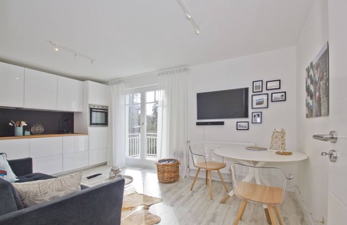 Lietzow Apartment | Modern 2-room vacation apartment with balcony - Ferienresidenz Zwei Bodden FeWo 1-4 -