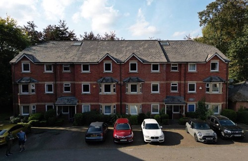 Little Lever Apartment | Modern 2BD Flat in Gated Community Comfort and Style