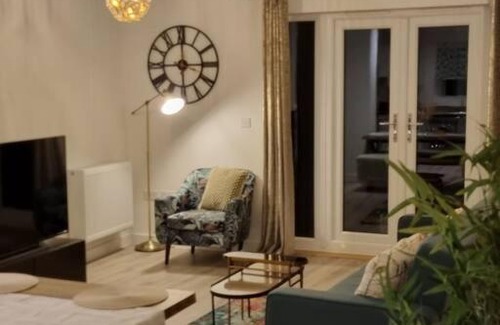 Woolverstone House | Modern 2bedroom House in Ipswich Suffolk
