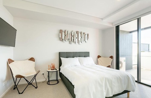 Wollongong CBD Apartment | Modern 2BR Apartment near Wollongong Beach
