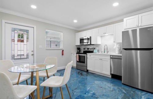 Poiciana Park II House | Modern 2BR-Hot Tub/Pergola/Games