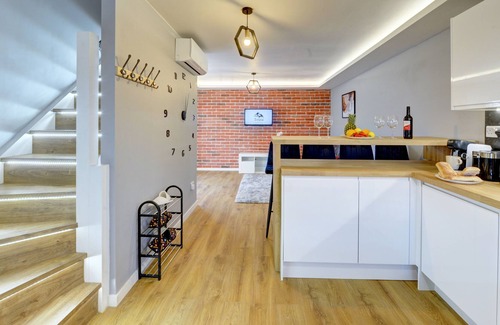 Rugby House | Modern 2BR House & Private parking & Kid-friendly