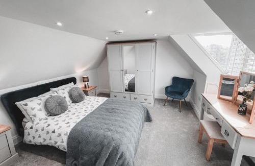 St. Saviour Apartment | Modern 2BR Jersey Home Free WiFi & Parking for 2