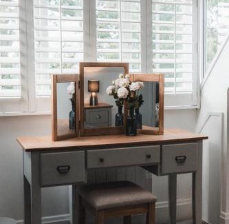 St. Saviour Apartment | Modern 2BR Jersey Home Free WiFi & Parking for 2