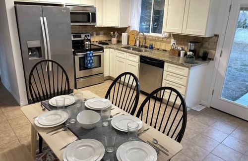 West Valley City House | Modern 2BR Retreat | Sleeps 6 | Near SLC