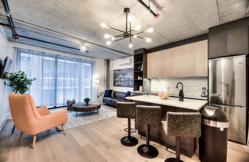 Cite Multimedia Apartment | Modern 2BR Suite Old Montreal B4