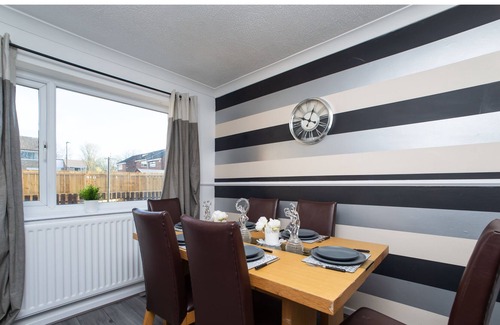 Newcastle-upon-Tyne House | Modern 3 bedroom house - with Netflix by WHA for Contractors and others