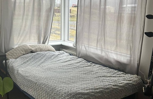 Grafarvogur Apartment | Modern 3-Bed Apt in Reykjavík: Home with Office & Terrace