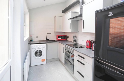 Belfast House | Modern 3-Bed Home with On-Street Parking