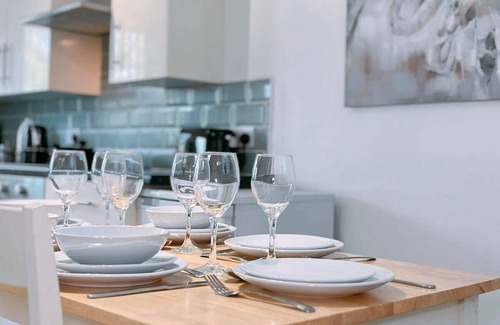 Chorley House | Modern 3 Bed house with parking - Chorley near M61