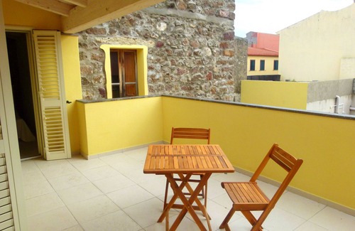 Castelsardo Historic Centre Villa | Modern 3 bed villa in amazing location close to sea, WI-FI,shops and restaurants