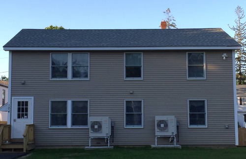 Old Orchard Beach Apartment | MODERN 3 BEDROOM WITH AIR CONDITIONING AND FREE BEACHFRONT PARKING PASS .