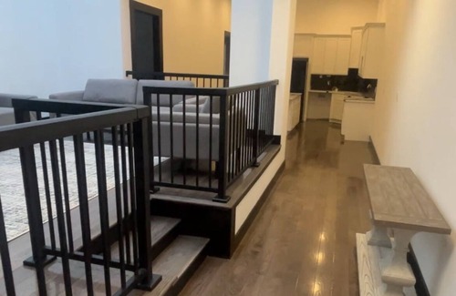 Downtown Baltimore Apartment | Modern 3-bedroom apartment in marvelous Baltimore with AC