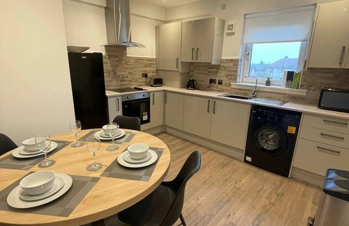 Hamilton Apartment | Modern 3 bedroom fully equipt apartment in Hamilton