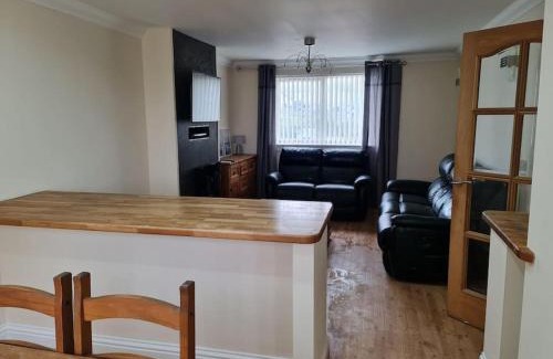 Benbecula House | Modern 3 Bedroom Property centrally based