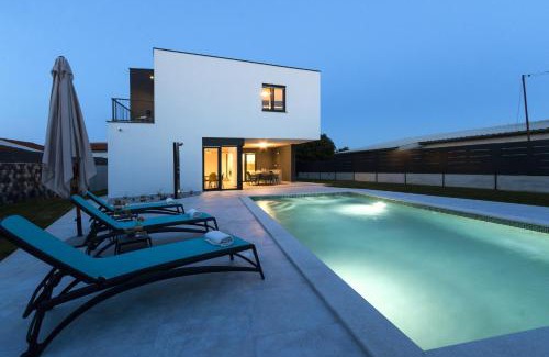 Skatari Villa | Modern 3-bedroom villa with a private pool