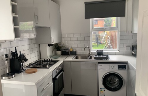 Selhurst House | Modern 3bed garden house in croydon, london ,uk