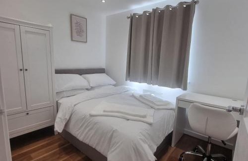 Tilbury House | Modern 3bedroom house with Netflix & 2Driveway parking