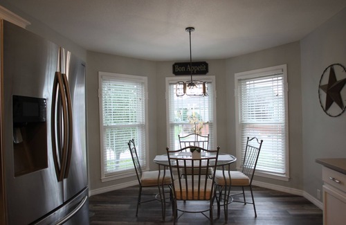 Brighton House | Modern 3BR 3 Bath Ranch, Resort Oasis with Hot Tub,Fire Pit Workspace Near DIA