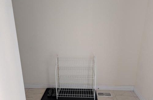 Welland House | Modern 3BR Home Near Niagara Falls & Welland Canal