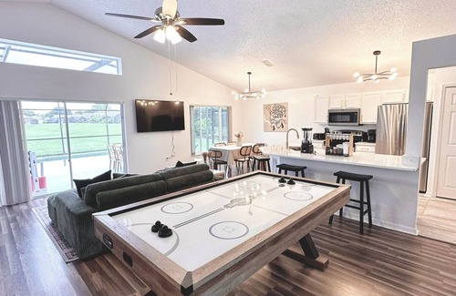 Westridge Villa | Modern 3BR Orlando Villa, Heated Pool & BBQ, 14 Miles to Disney