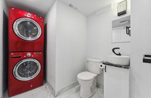 Bells Corners Apartment | Modern 3BR Suites