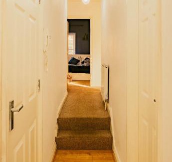 Adamsdown Apartment | Modern 4 Bed Apartment - Cardiff City Centre - Free Parking
