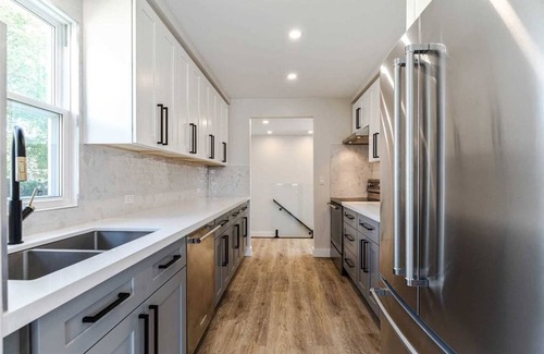 Welland House | Modern 4-Bedroom Bungalow Close to All Amenities