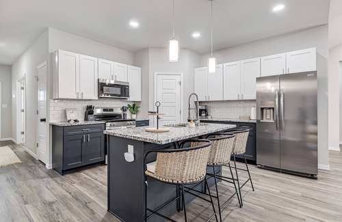 Crowley House | Modern 4-Bedroom Home Close to Downtown Crowley!