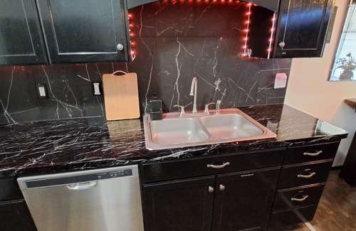 Idaho Falls House | Modern - 4 Bedroom - Pool Table- No Chores - No Contact Check In-