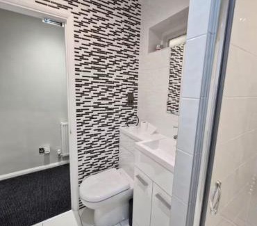 Braintree House | Modern 4Bed Contractor Home