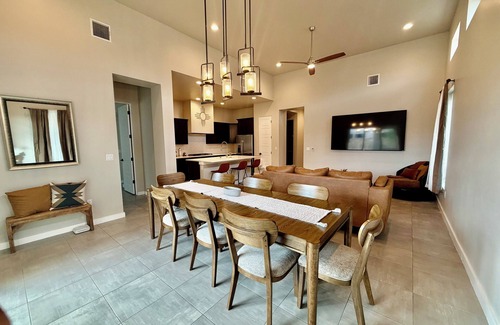 Las Cruces House | Modern 4BR, 3 King Beds + Full Near Red Hawk