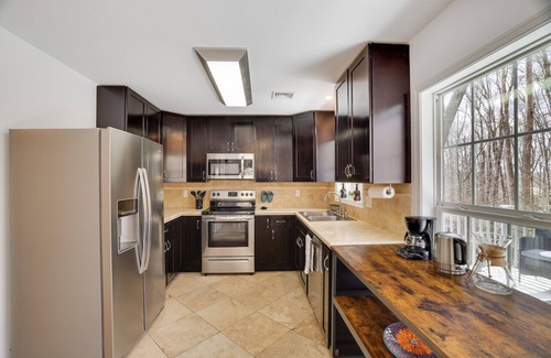 East Stroudsburg House | Modern 4BR Getaway in East Stroudsburg – A/C & High-Speed Wi-Fi