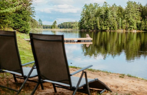 Apsley House | Modern 4BR Lakefront Escape w/King Beds & Hot Tub