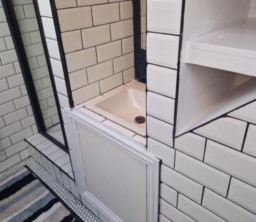 Thornton Heath Apartment | Modern 5 bedroom house with parking, London