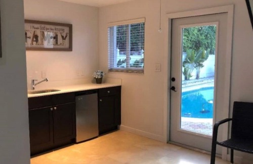 The Roads Villa | Modern 5BR Mansion Minutes Away from Miami Beach