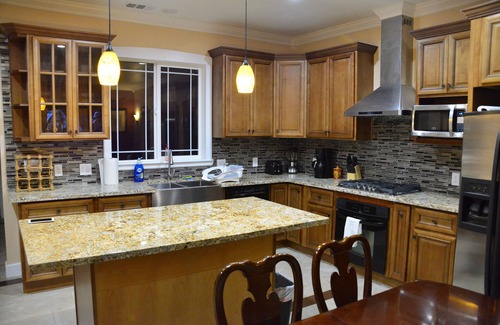 San Jose House | Modern 6-bedroom 4 bath in San Jose with AC, fitness room