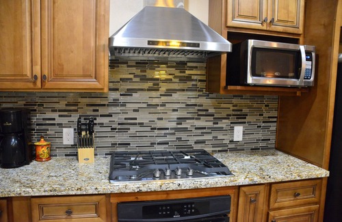 San Jose House | Modern 6-bedroom 4 bath in San Jose with AC, fitness room