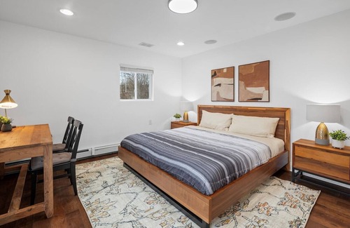 Wexford House | Modern & Accessible 5Bd Home in Wexford/Pittsburgh