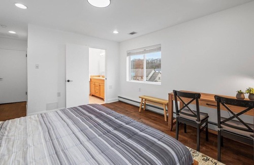 Wexford House | Modern & Accessible 5Bd Home in Wexford/Pittsburgh