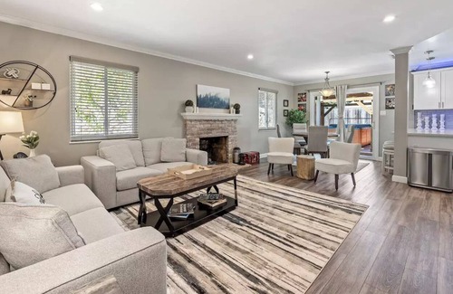 Fair Oaks House | Modern American River home in Fair Oaks
